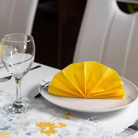 Deluxe Ana 100 M From The *