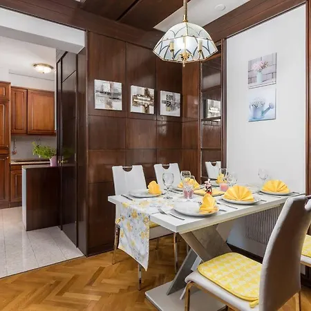 Deluxe Ana 100 M From The Apartman *