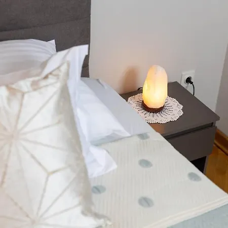 Deluxe Ana 100 M From The