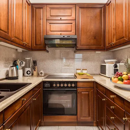 Apartman Deluxe Ana 100 M From The Abbázia