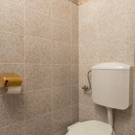 Deluxe Ana 100 M From The Apartman