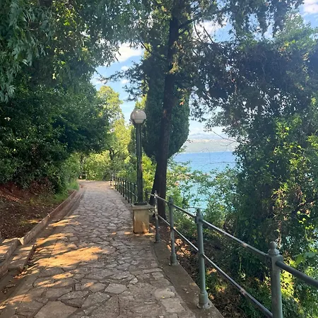 Deluxe Ana 100 M From The Apartamento Opatija