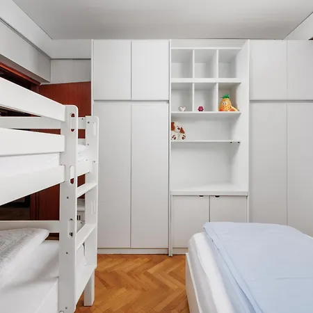 Apartment Deluxe Ana 100 M From The *