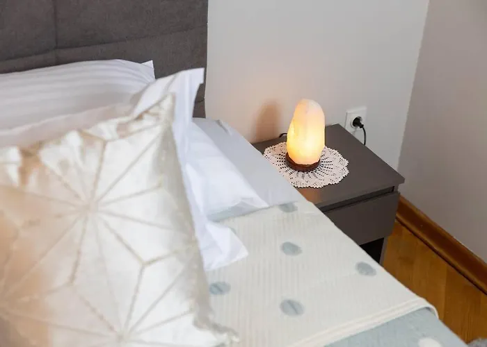 Deluxe Ana 100 M From The