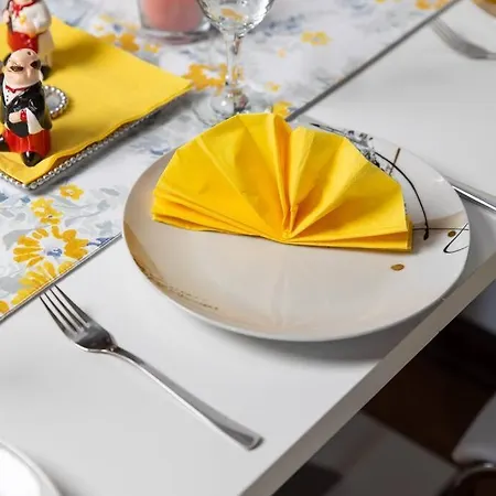 Apartman Deluxe Ana 100 M From The *