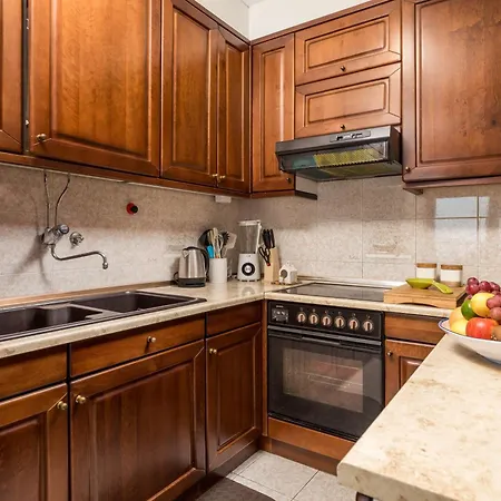 Deluxe Ana 100 M From The Apartman Abbázia