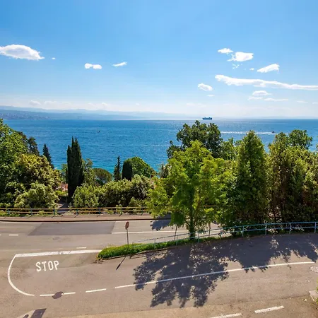 Deluxe Ana 100 M From The *