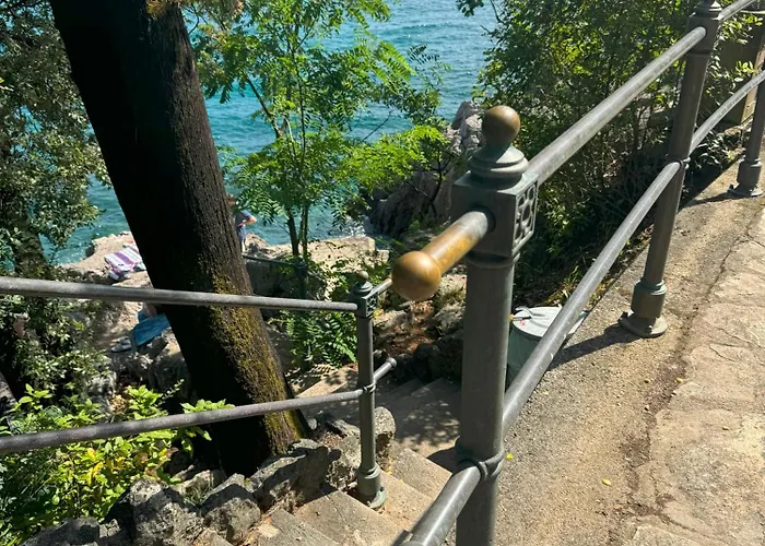 Deluxe Ana 100 M From The Apartment *