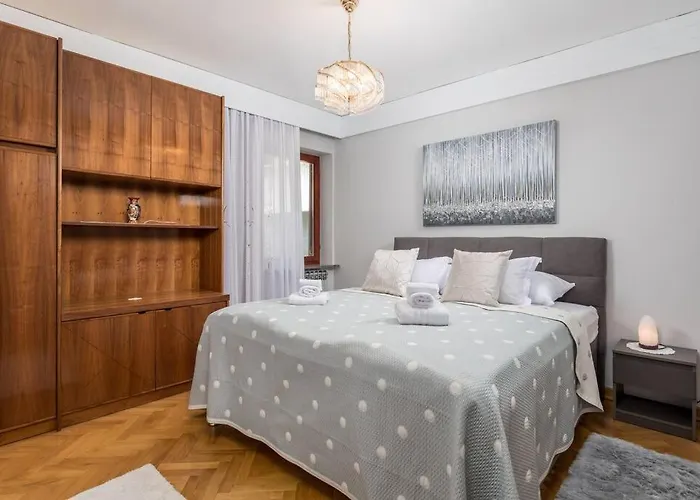 Deluxe Ana 100 M From The Apartman *