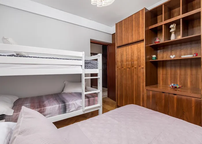 Deluxe Ana 100 M From The アパート オパティヤ