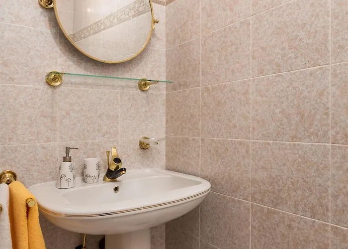 Deluxe Ana 100 M From The * オパティヤ