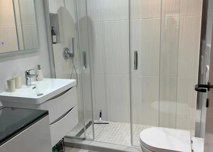 Deluxe Ana 100 M From The * オパティヤ